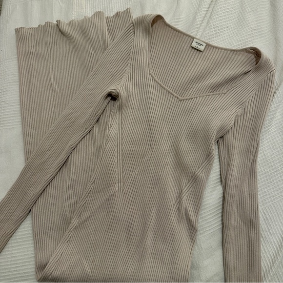 Abercrombie & Fitch Ribbed Long Sleeve Knit Maxi Sweater Dress. Ivory/Taupe. - Picture 1 of 6